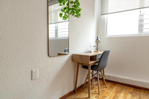 Three-Bedroom Deluxe Apartment image 4
