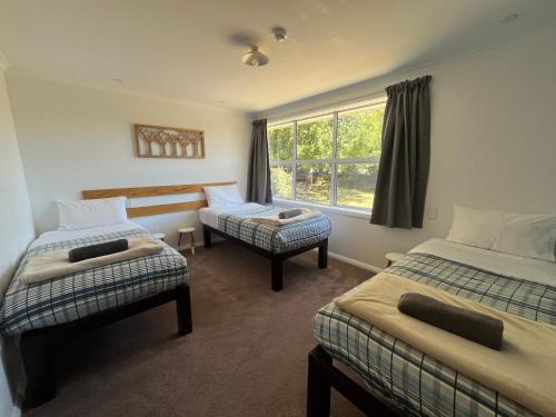 Basic Triple Room with Shared Bathroom