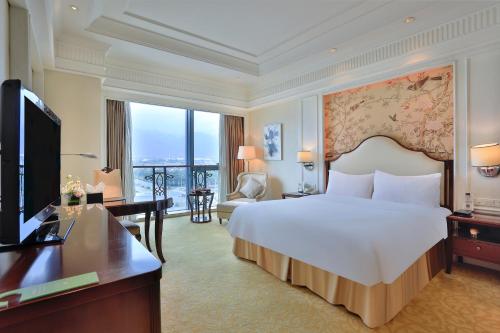 1 queen bed