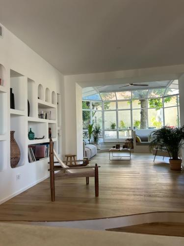 Bord de mer, magnifique appartement de 150m2 avec jardin, Marseille (photo 3)
