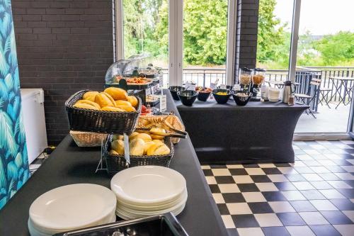 Food and beverages, NEOHOSTEL Berlin near Artemis