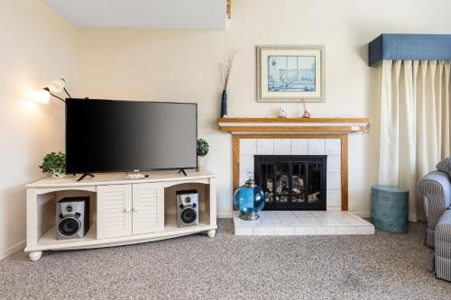 Joyful 2BDR with a Loft Retreat Condo at GTR 5551 in Traverse City, USA