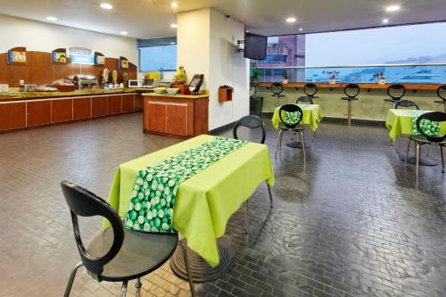Hotel Holiday Inn Express & Suites Medellin, an IHG Hotel