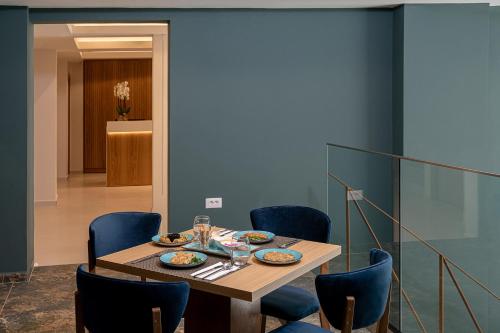 Bar/lounge, Miss Marrone City Hotel in Chania