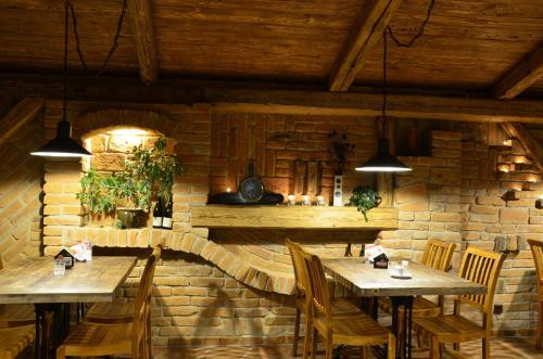 ห้องอาหาร, Penzion U Pesiku in เซอร์เวนี คอสเตเลซ