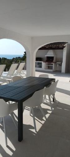 Meerblick, Apartment in Villa mit Terrasse, Pool und kostenlosen WLAN neu renoviert