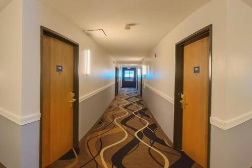 Lobby, Coratel Inn & Suites by Jasper Hastings in Hastings (MN)