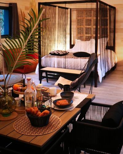 Suite with Hot Tub