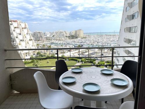 Apartment room in Appartement 5 pers Clim Parking 2 Ch - La Grande Motte - FR-1-790-9