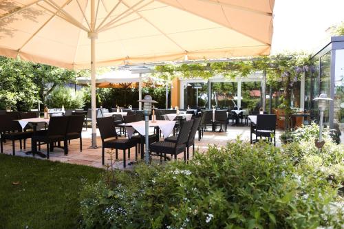 餐廳, Zur Pfanne – Studio in 里斯河畔比伯拉赫