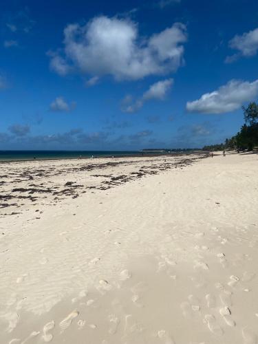 Cosy cottage 2 Marine Park at Malindi Beach in Malindi