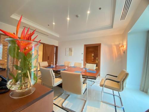 564467064 Grand Hotel Djibloho