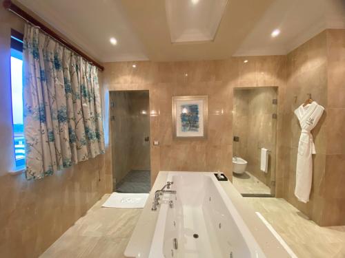 564468435 Grand Hotel Djibloho