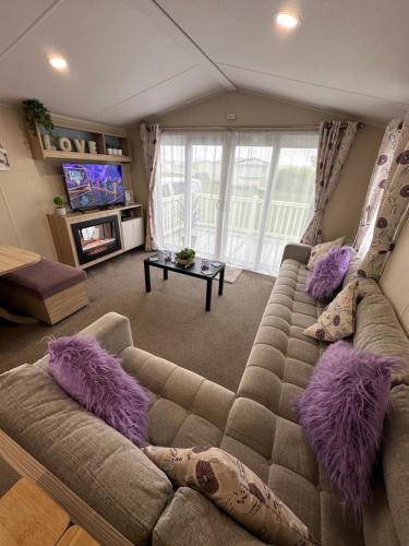 2 bedrooms, 4 beds