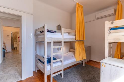 Hostel Casa La Cha – Novalja, WI