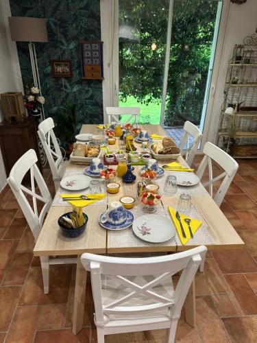 Ēdiens un dzērieni, la villa provençale (la villa provencale) in La Motte-Chalancon