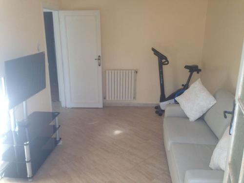 très bien situé avec toutes les commodités