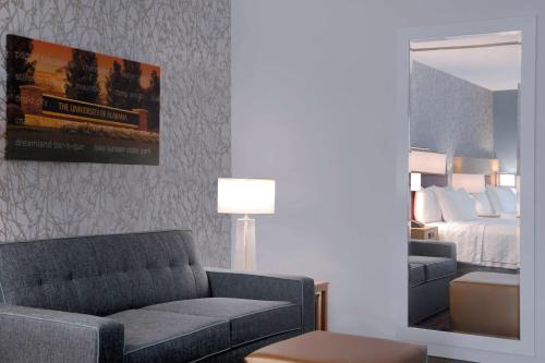 Queen Studio Suite with Two Queen Beds - Non-Smoking