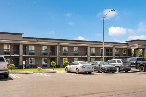 Clarion Inn & Suites Russellville I-40 in Russellville, USA