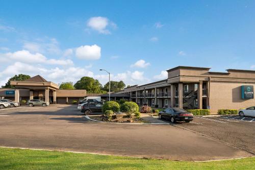 Clarion Inn & Suites Russellville I-40 in Russellville, USA