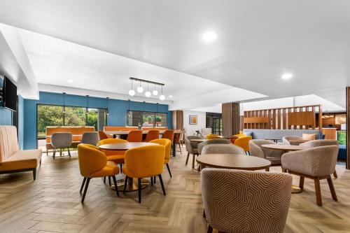 Comfort Inn & Suites York - image 8