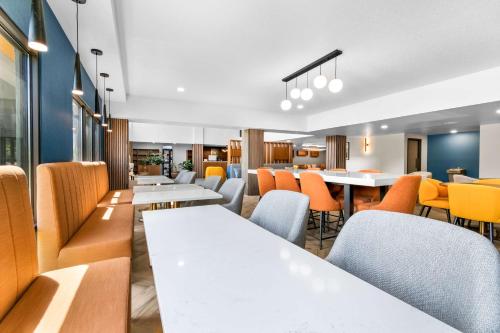 อาหารและเครื่องดื่ม, Comfort Inn & Suites York North in ยอร์ก (PA)