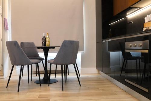 Charming & Luxurious Suite Garibaldi BIG - Fully equipped & renovated - Old Town, Olbia (foto 8)