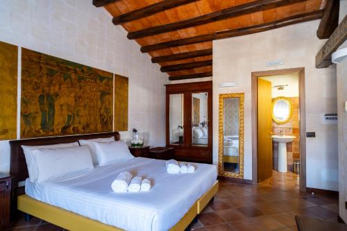 3 twin beds