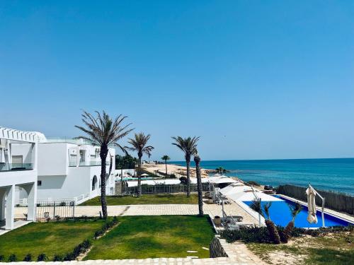 Išorė, La Baie in Hergla