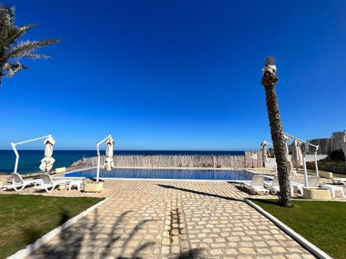 Supanti aplinka, La Baie in Hergla