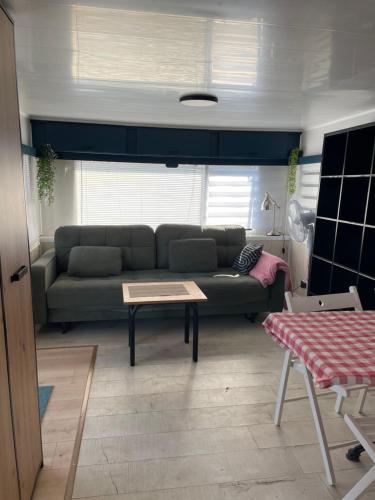 2 bedrooms, 4 beds