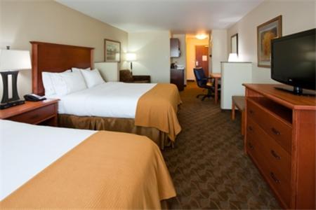 Holiday Inn Express Hotel and Suites Mason City