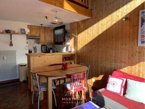 Appartement cosy avec balcon - idéal 4 pers - proche commerces et pistes de ski - FR-1-458-198 - Location saisonnière - Le Grand-Bornand