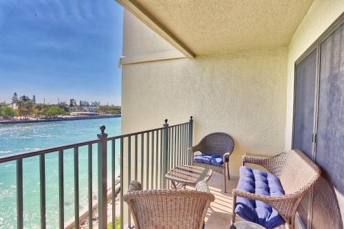 Land's End #304 building 4 - Bay Front - image 13
