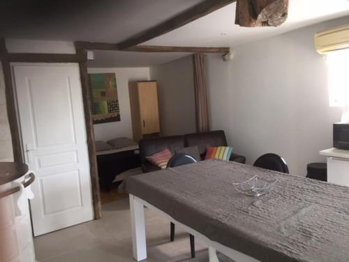 studio meublé et équipé studio meublé et équipé