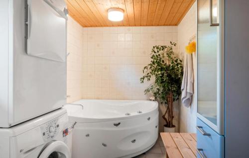 Bathroom, Stunning Home In Brovst With Sauna in Brovst