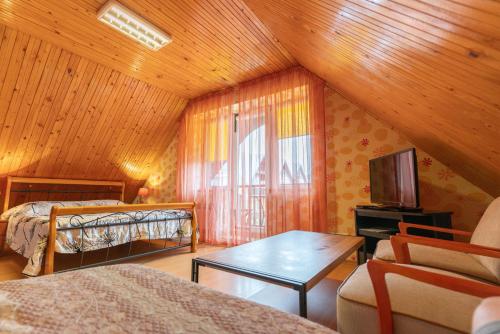 1 double bed, 1 sofa bed