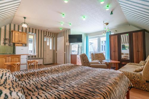 1 double bed, 1 sofa bed