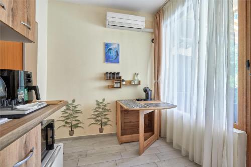 Private Studio in Hotel Paradise Pomorie by Flat Mаnаger, Pomorie (zdjęcie 6)