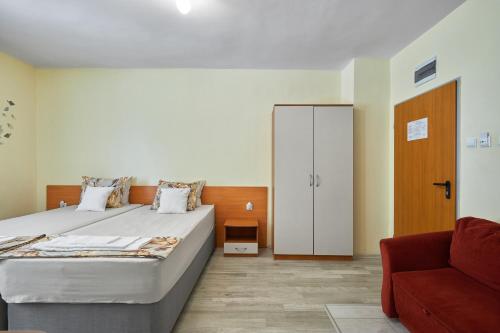 Private Studio in Hotel Paradise Pomorie by Flat Mаnаger, Pomorie (zdjęcie 8)