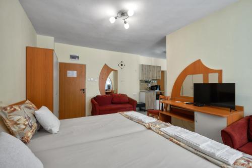 Private Studio in Hotel Paradise Pomorie by Flat Mаnаger, Pomorie (zdjęcie 9)