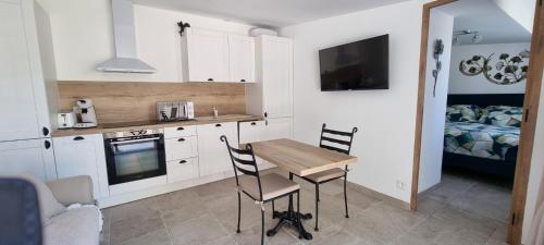 Appartement N° 1 avec jardin privé LES BOIS DE ZOLA