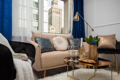 Stunning 2-BR Apartament Palace in the window, air-conditioning 500m to Central Station, Warschau
