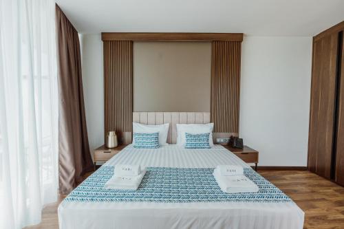 Hotel Navi Room Type - Deluxe Double Room with Sea View