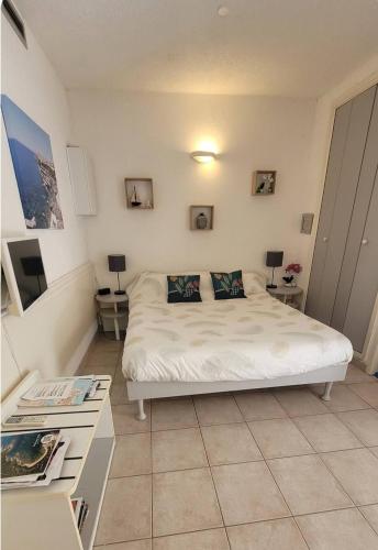 Studio situé à 20 metres de la plage d Agosta Porticcio 3