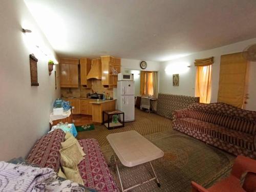 1 bed apartment attach bath - image 5