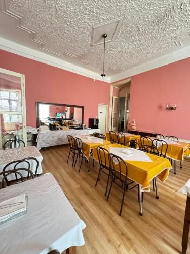 Central Guest House 2