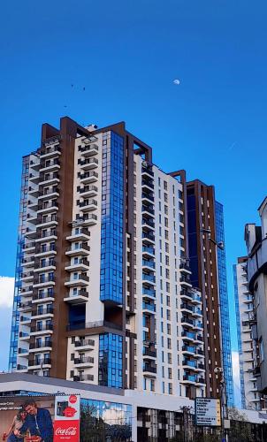 Diamond Residences 10fl Lux Apt City view & Free P, Skopje (photo 5)