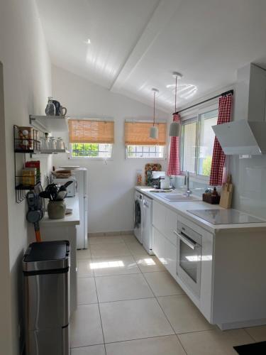Konyha, La Petite Caserne - Gite 4 étoiles - (La Petite Caserne - Gite 4 etoiles -) in Pont-de-Labeaume