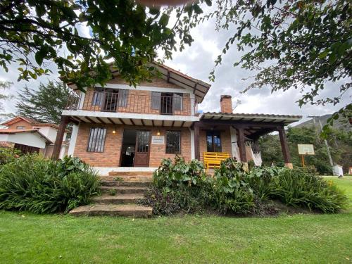 Four-Bedroom House image 6